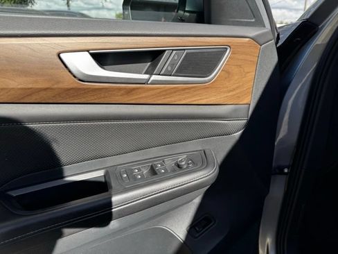 Used 2024 Volkswagen Atlas SE FWD image 27