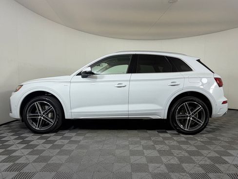 Used 2024 Audi Q5 e Prestige w/ Prestige Package AWD/4WD image 2