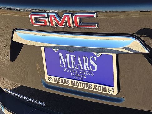 Used 2024 GMC Terrain SLT image 17