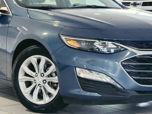 Certified 2025 Chevrolet Malibu LT FWD image 2