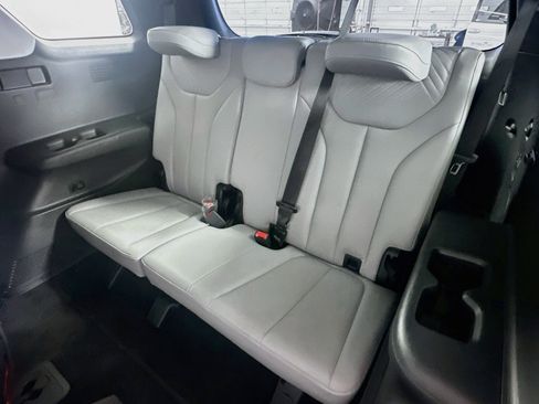 Used 2025 Hyundai Palisade SEL FWD image 30