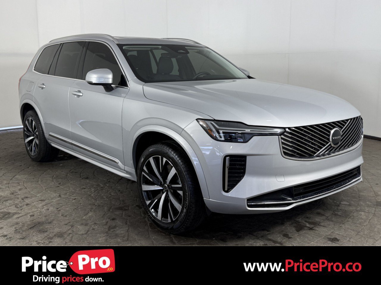 Used 2025 Volvo XC90 B5 Core AWD/4WD image 1
