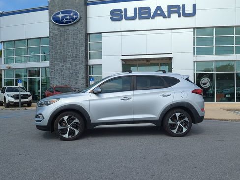 Used 2017 Hyundai Tucson Sport FWD image 4