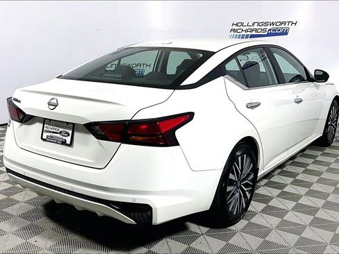 Used 2025 Nissan Altima 2.5 SV FWD image 9