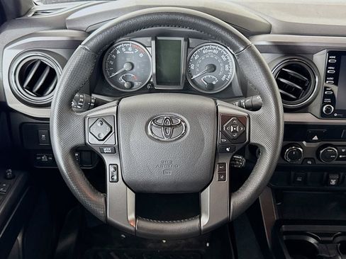 Certified 2021 Toyota Tacoma TRD Off-Road AWD/4WD image 4