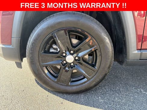 Used 2022 Jeep Compass Latitude w/ Sun and Sound Group AWD/4WD image 34