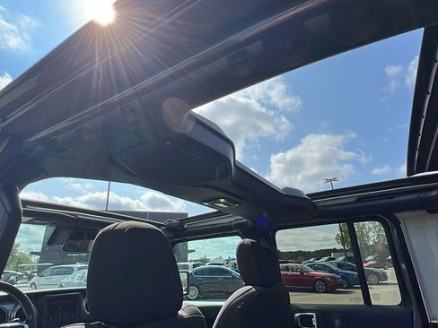 Used 2020 Jeep Wrangler Unlimited Sahara w/ Safety Group image 33