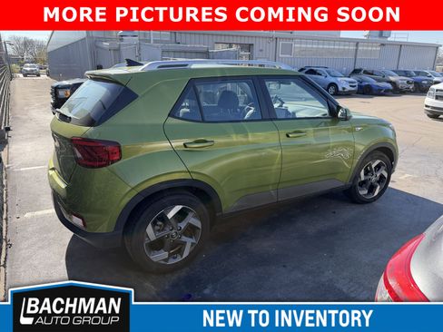 Used 2022 Hyundai Venue SEL image 4