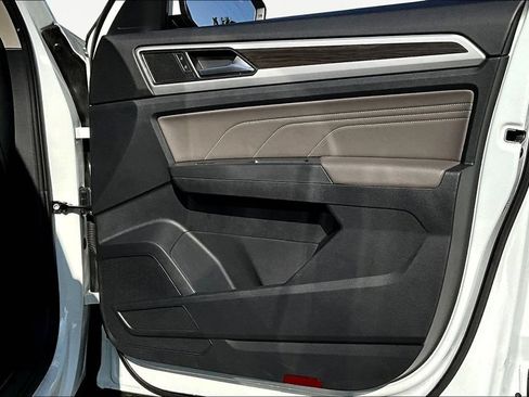 Used 2023 Volkswagen Atlas SE w/ Panoramic Sunroof Package FWD image 31