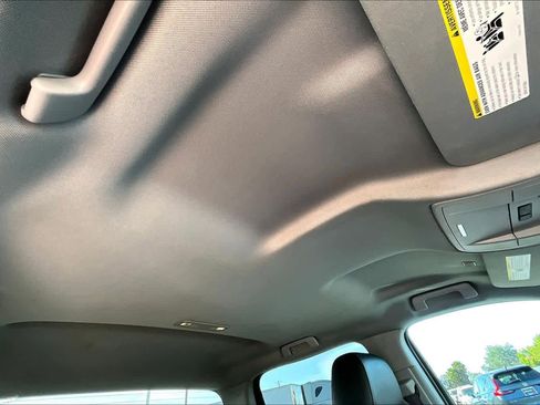 Used 2017 GMC Sierra 1500 SLT w/ SLT Preferred Package AWD/4WD image 13