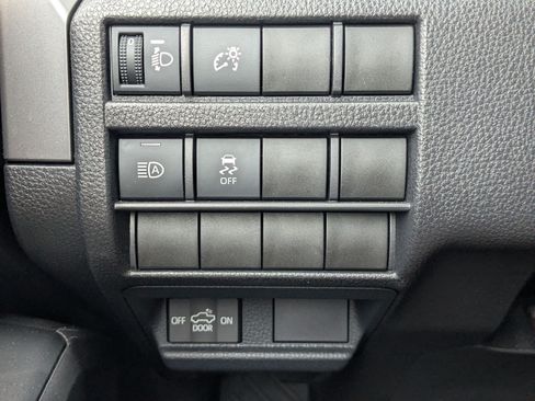 Used 2024 Toyota Tacoma SR5 AWD/4WD image 19