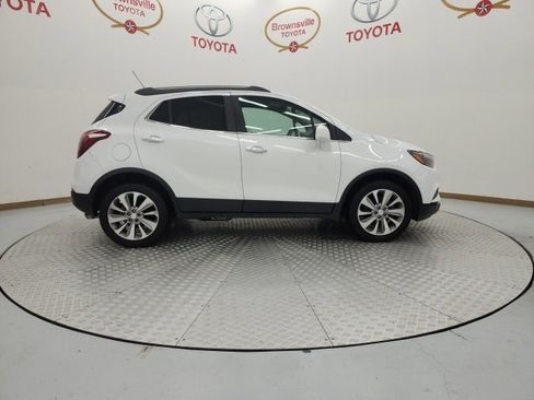 Used 2020 Buick Encore Preferred image 3