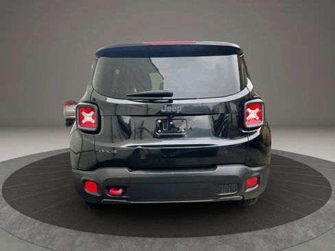 Used 2017 Jeep Renegade Trailhawk image 6