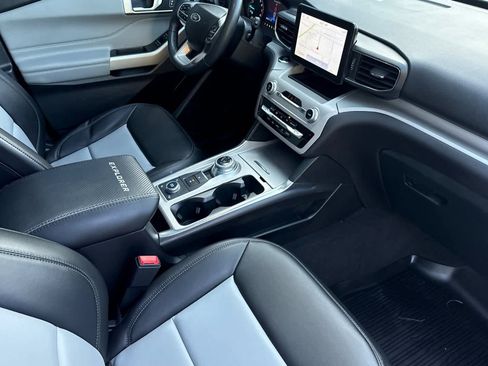 Certified 2023 Ford Explorer XLT w/ Equipment Group 202A image 17