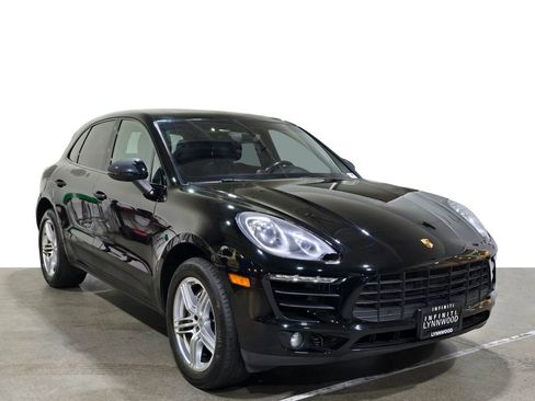 Used 2016 Porsche Macan S image 3