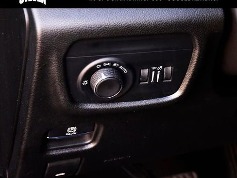 Used 2023 Jeep Grand Cherokee L Laredo image 30