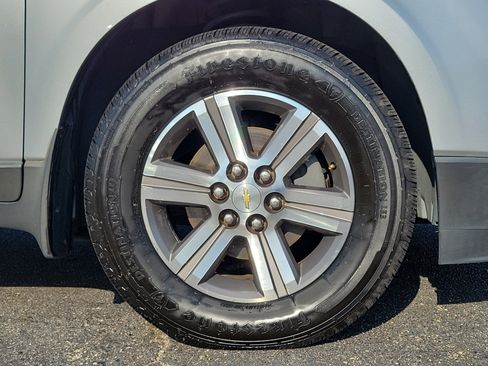 Used 2017 Chevrolet Traverse LT image 5