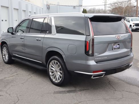 Used 2021 Cadillac Escalade ESV Premium Luxury image 8