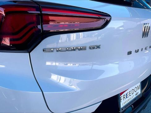 Certified 2024 Buick Encore GX Sport Touring w/ Black Roof Package image 32