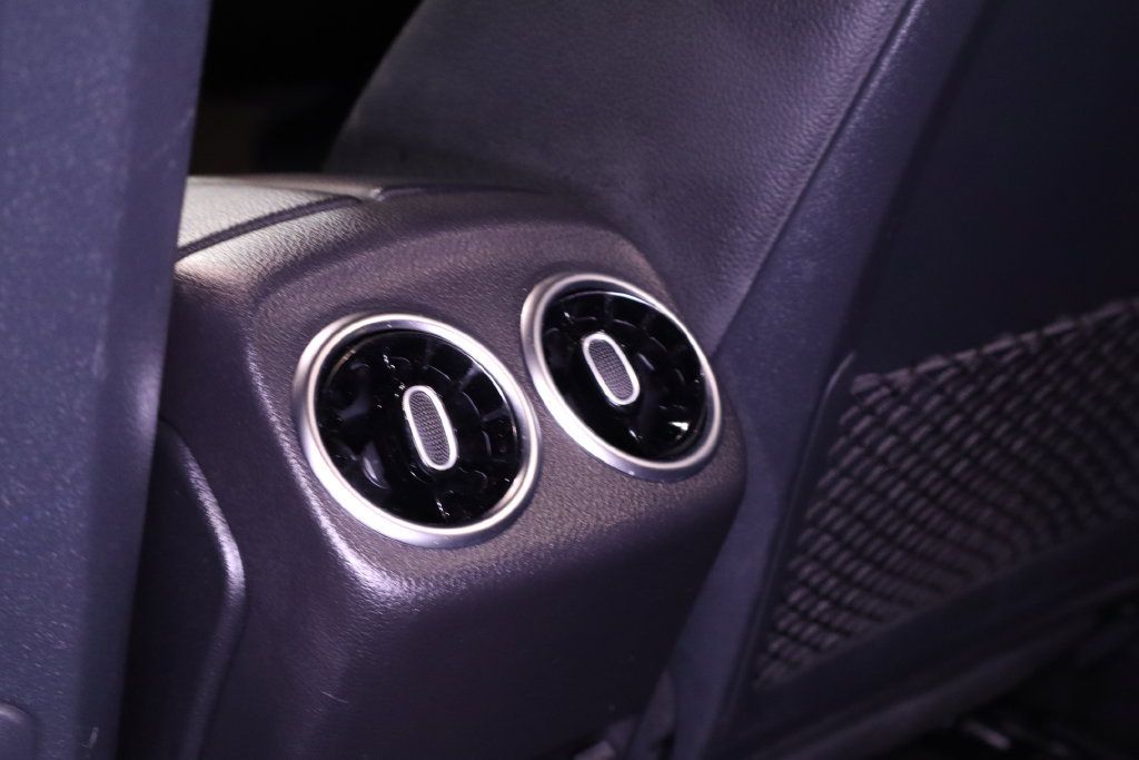Used 2020 Mercedes-Benz CLA 250 image 31
