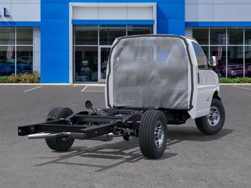 New 2026 Chevrolet Express 3500 w/ Power Convenience Package RWD image 4