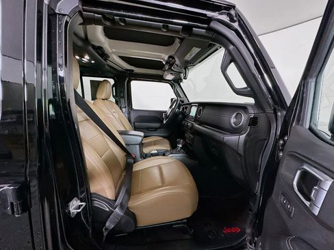 Used 2022 Jeep Wrangler Sahara w/ Cold Weather Group image 32