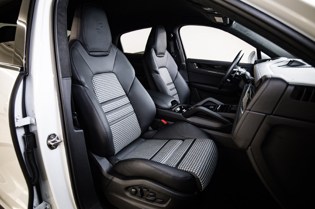 Certified 2026 Porsche Cayenne GTS AWD/4WD image 29