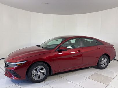 New 2025 Hyundai Elantra SE