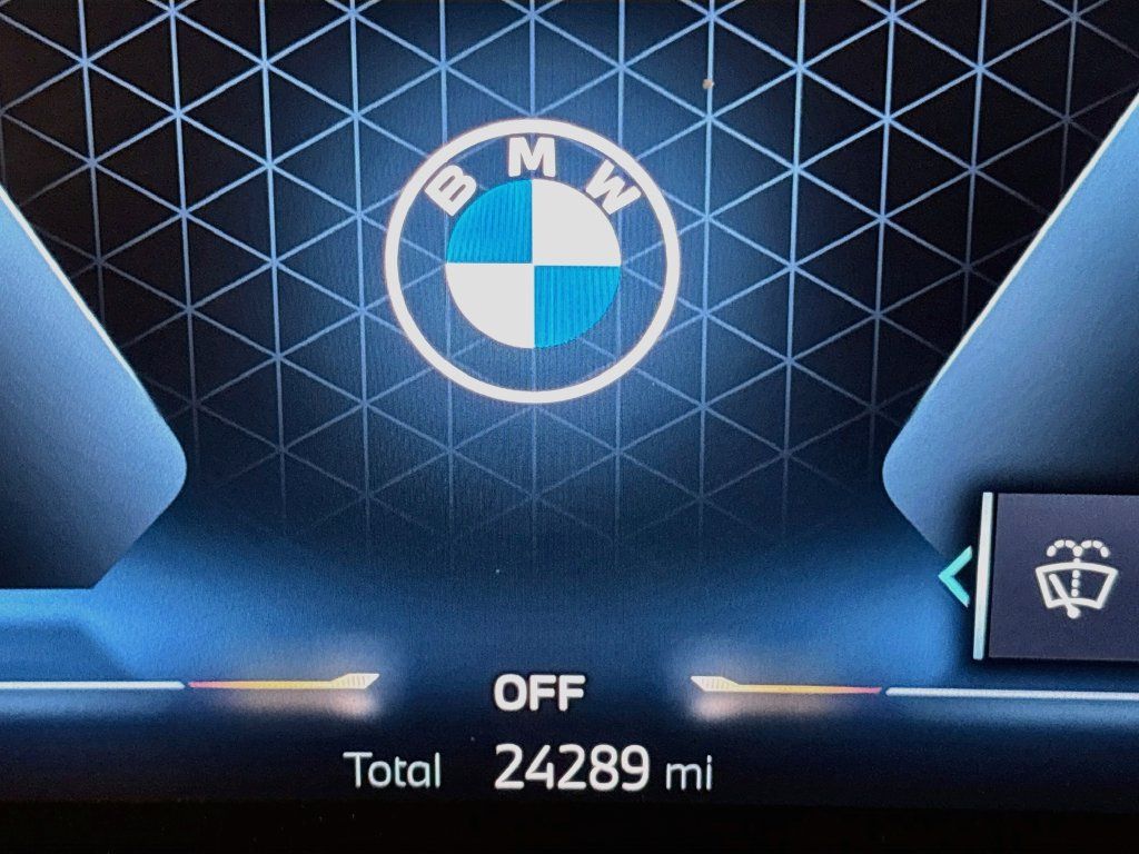 Used 2024 BMW X7 xDrive40i w/ Executive Package AWD/4WD image 11