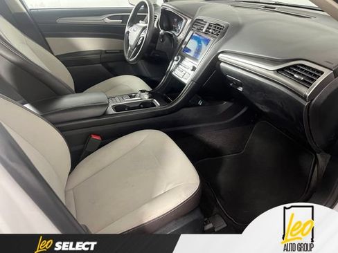 Used 2020 Ford Fusion SE w/ Equipment Group 151A FWD image 22