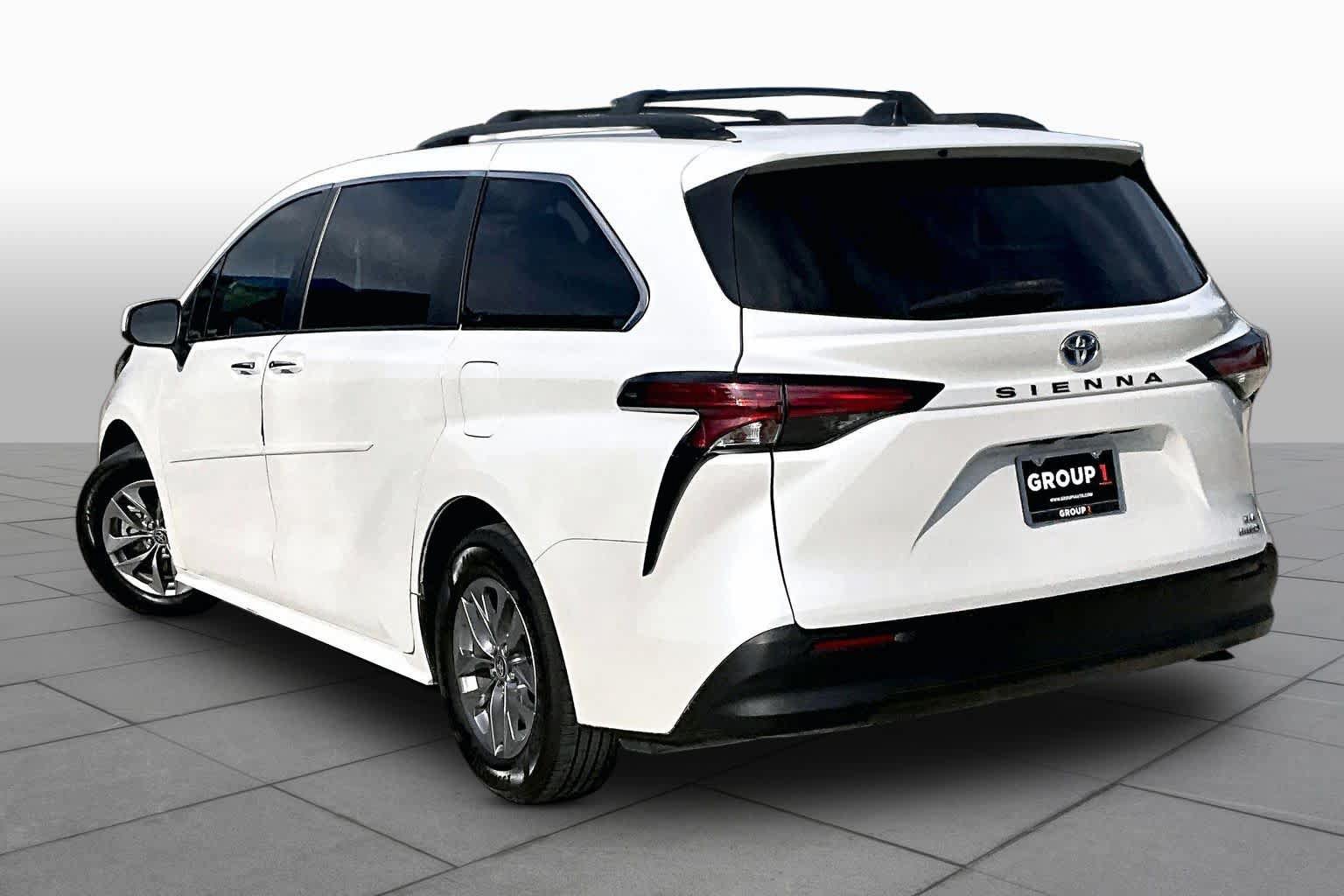 Used 2022 Toyota Sienna XLE FWD image 10