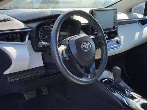 Used 2022 Toyota Corolla LE image 11
