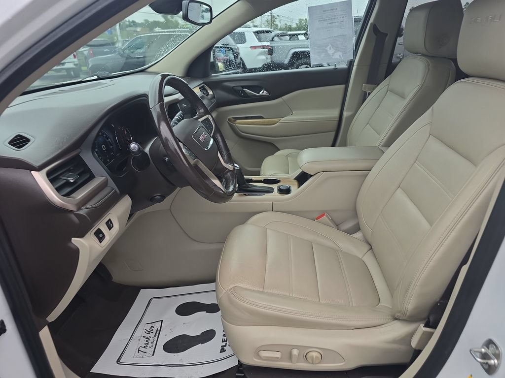 Used 2018 GMC Acadia Denali w/ Technology Package FWD image 27