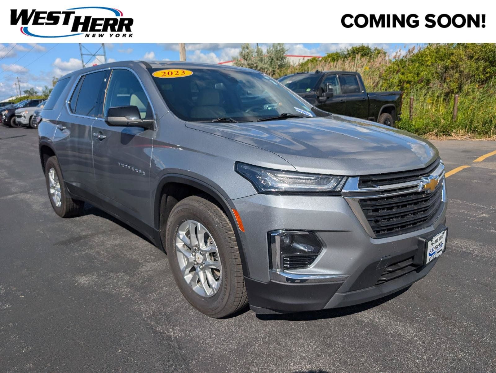 Used 2023 Chevrolet Traverse LS AWD/4WD image 1