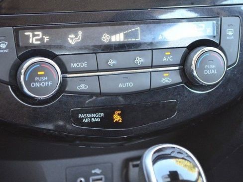 Used 2022 Nissan Rogue Sport SV w/ Technology Package image 24