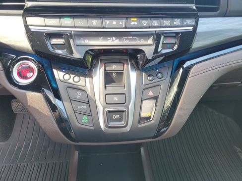 Used 2025 Honda Odyssey Elite image 39