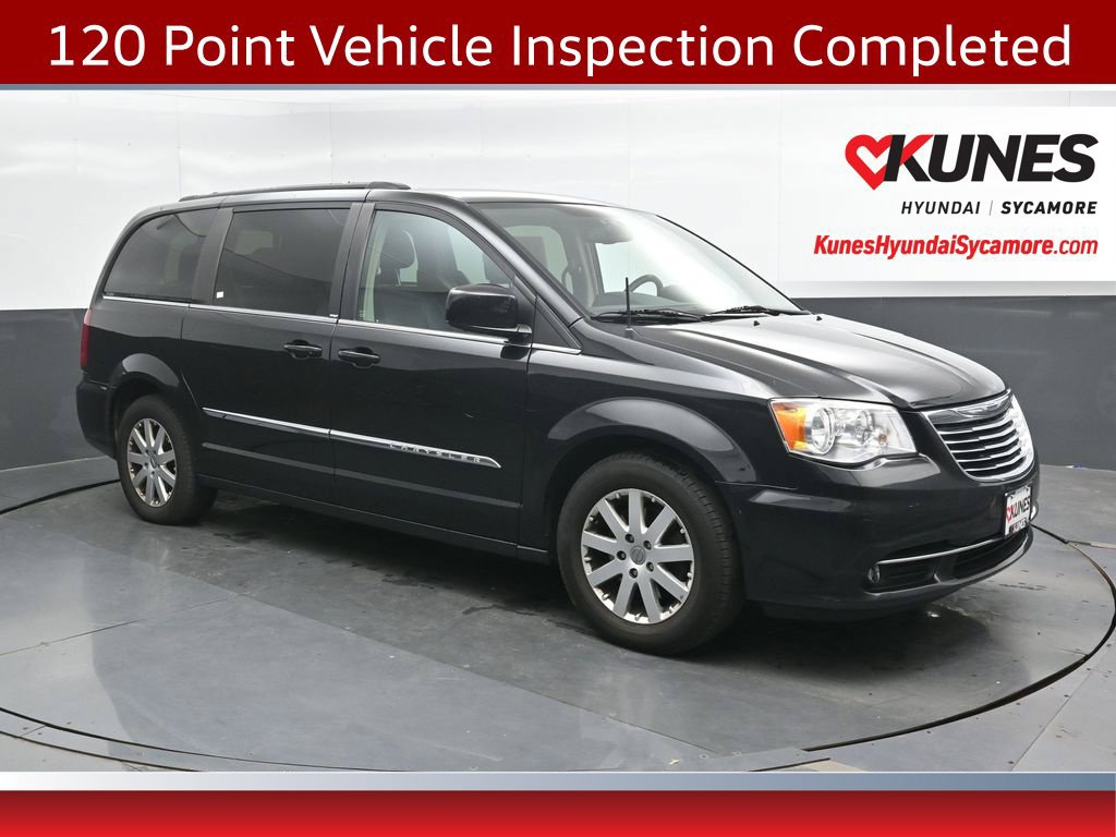 Used 2014 Chrysler Town & Country Touring FWD image 1