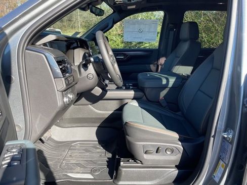 New 2026 GMC Yukon AT4 w/ AT4 Premium Package image 12