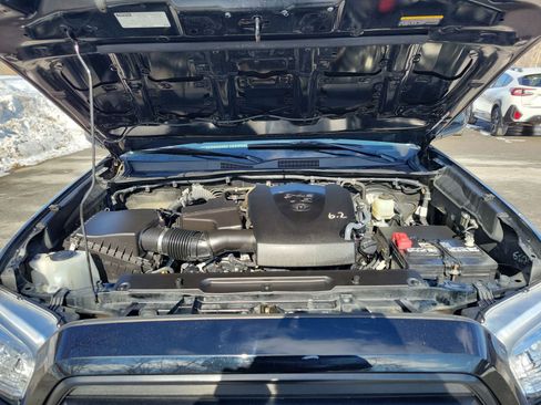 Used 2022 Toyota Tacoma SR image 11