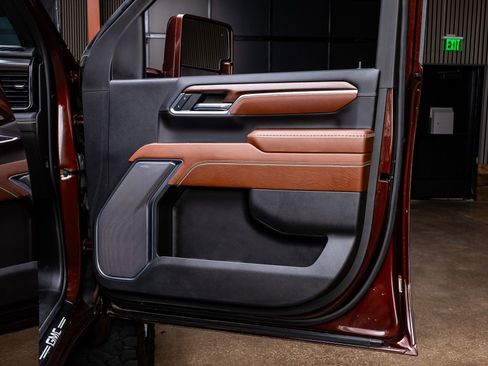 Used 2024 GMC Sierra 3500 Denali Ultimate image 36