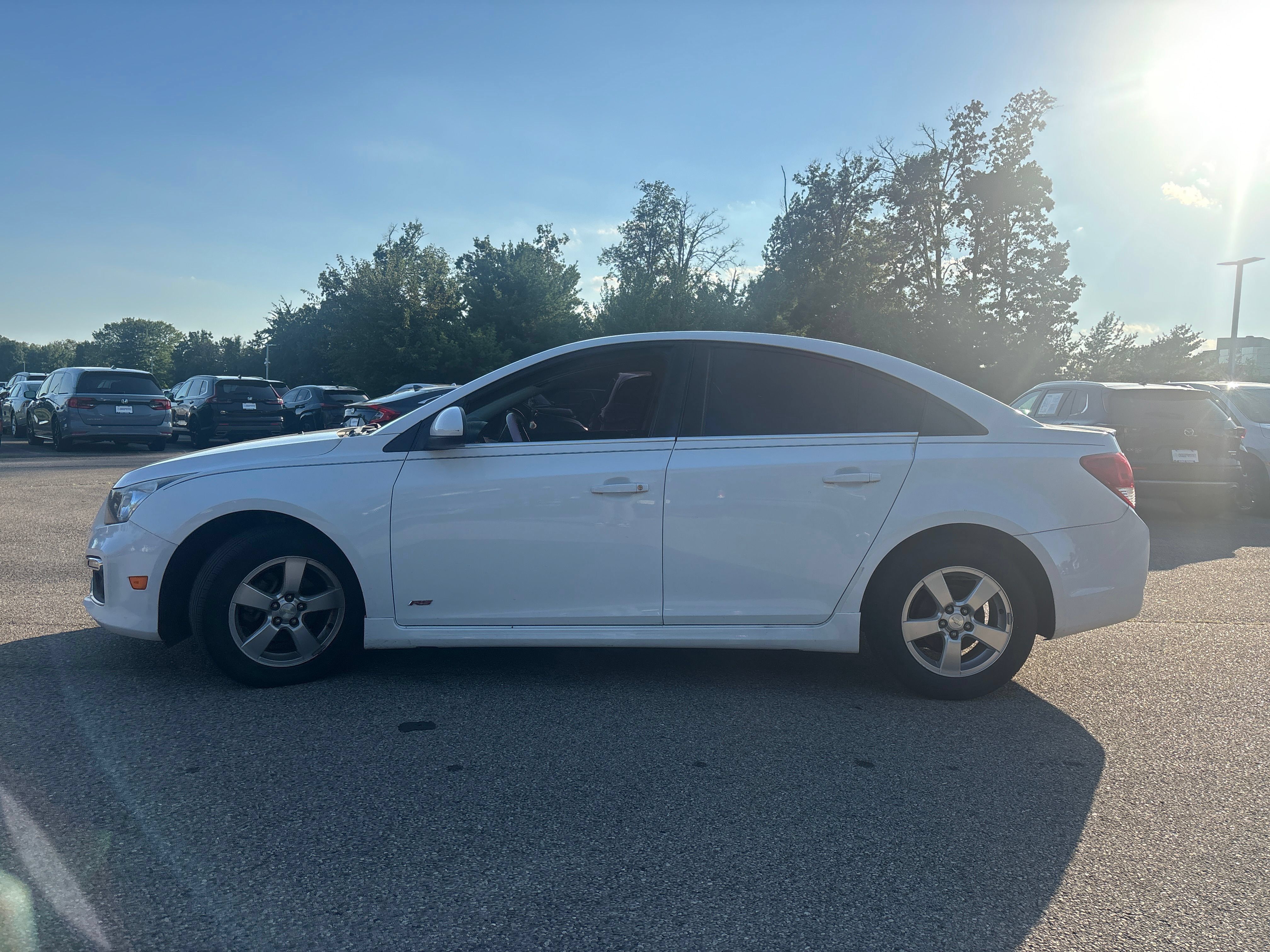 Used 2016 Chevrolet Cruze LT FWD image 2