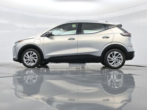 Used 2022 Chevrolet Bolt EUV LT image 50