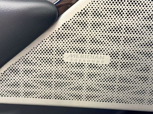 Used 2019 Land Rover Range Rover Velar R-Dynamic SE image 23