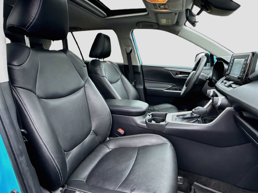 Used 2019 Toyota RAV4 XLE FWD image 35