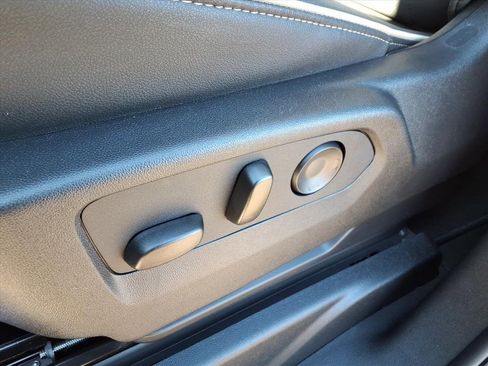 New 2026 Chevrolet Suburban Premier image 12