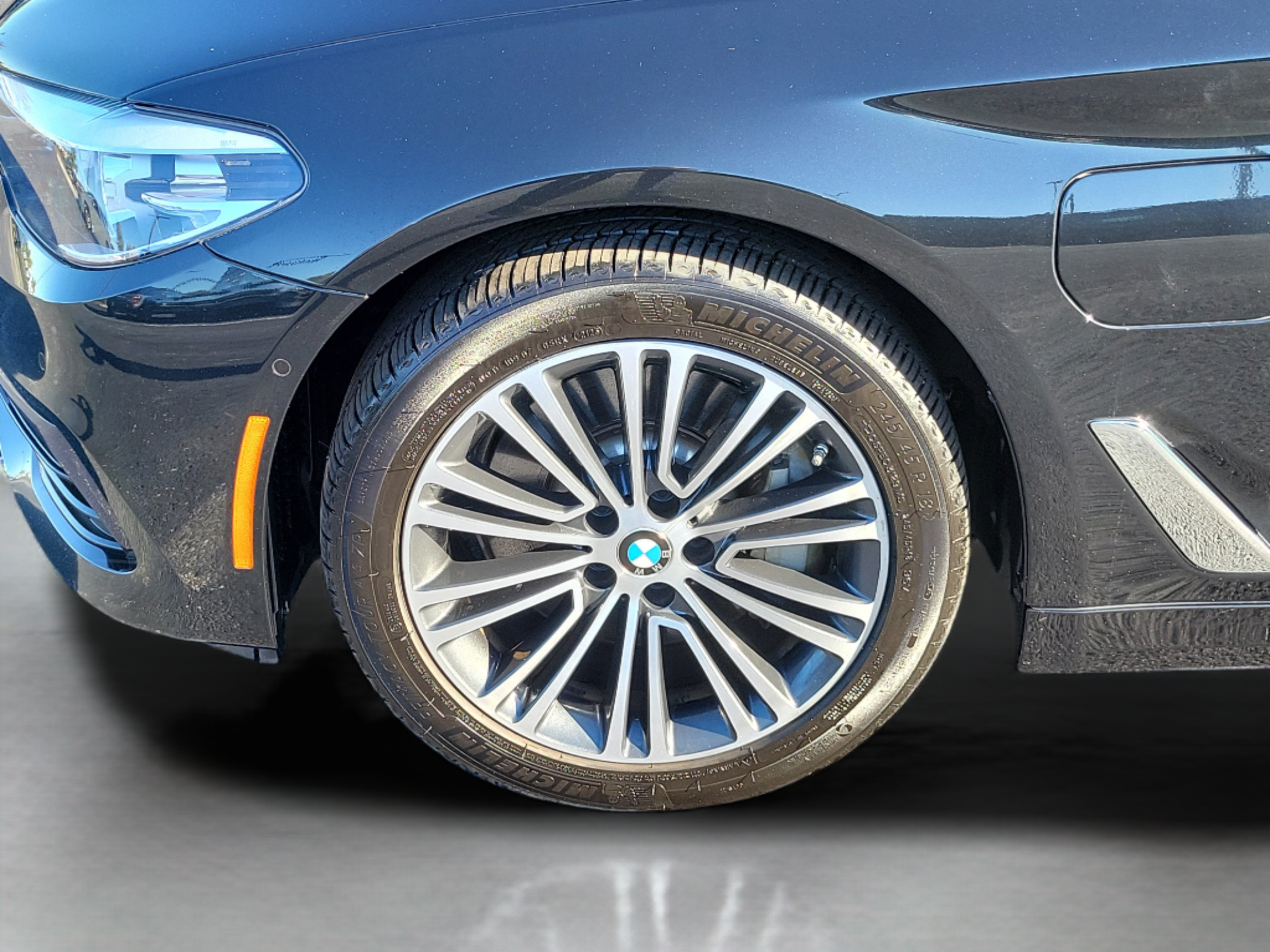 Used 2020 BMW 530e xDrive w/ Premium Package AWD/4WD image 33