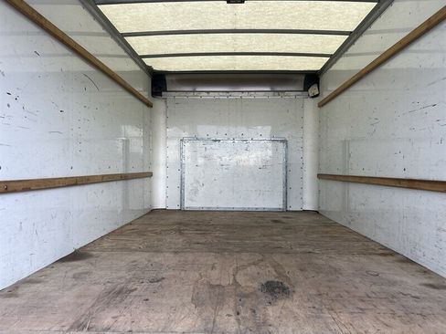Used 2022 Ford E-350 and Econoline 350 Super Duty RWD image 14