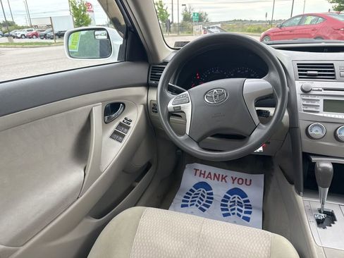 Used 2010 Toyota Camry FWD image 14
