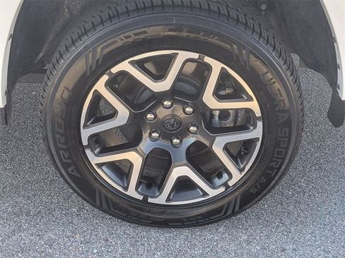 Used 2025 RAM 1500 Laramie image 10