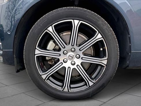 Used 2018 Volvo XC60 T6 Inscription w/ Convenience Package image 11